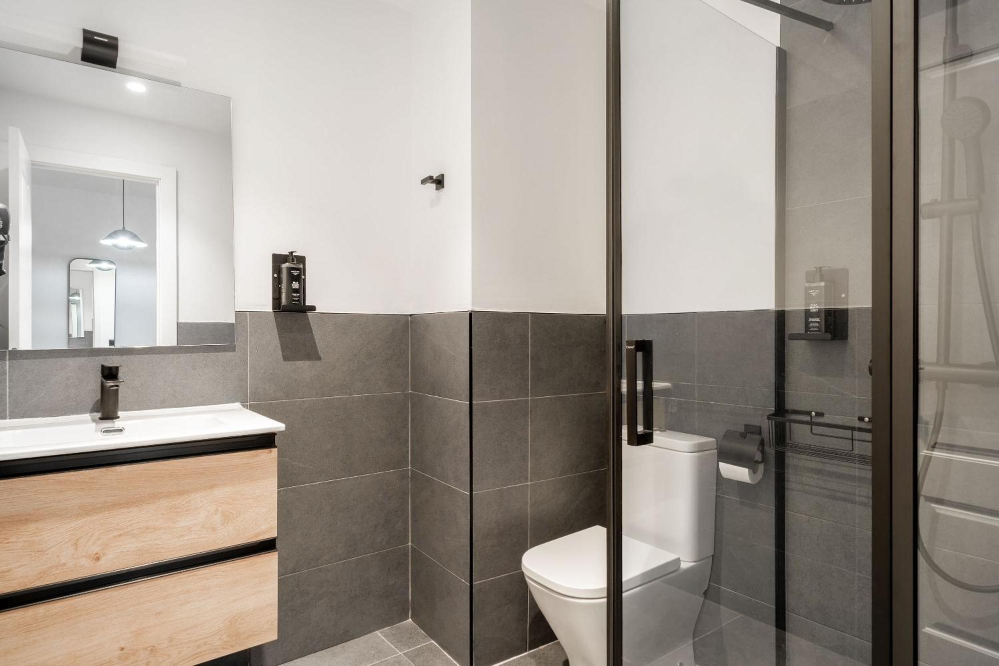 Limehome Malaga Calle Victoria 客房 照片